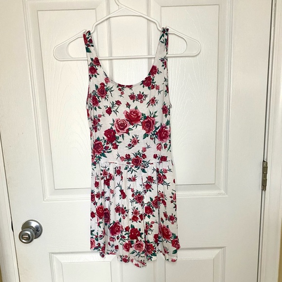 Floral H&M romper - size XSMALL - Picture 3 of 5
